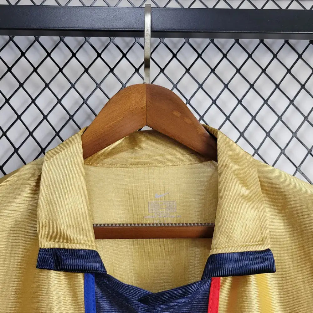 Retro 2002 FC Barcelona Away Shirt