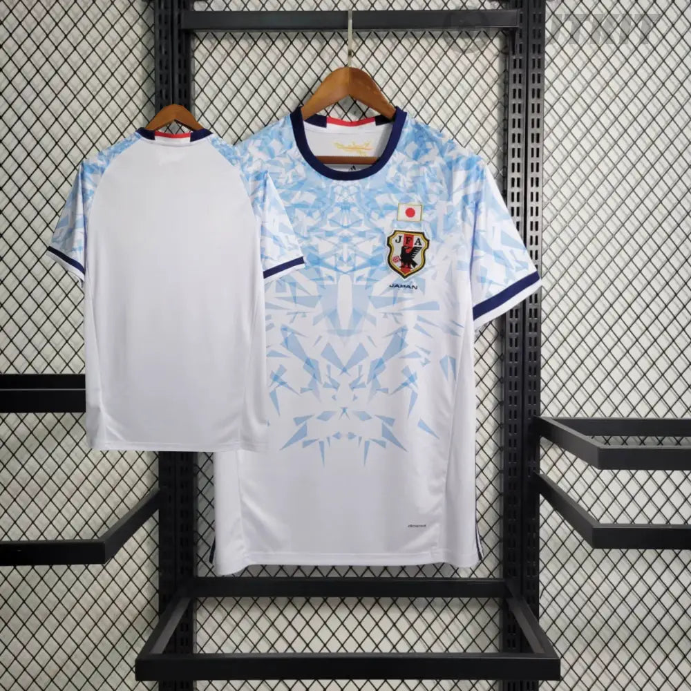 Retro 2016/17 Japan Away Shirt